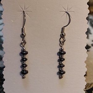 🖐 Hematite with silver beads Wire Earrings